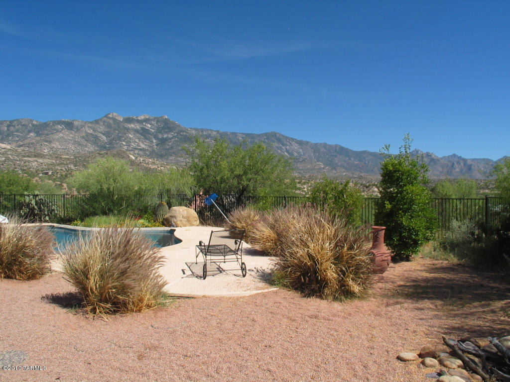 5570 East Edwin Road Tucson, AZ 85739 - Photo 4 of 33 Gallery Image 4