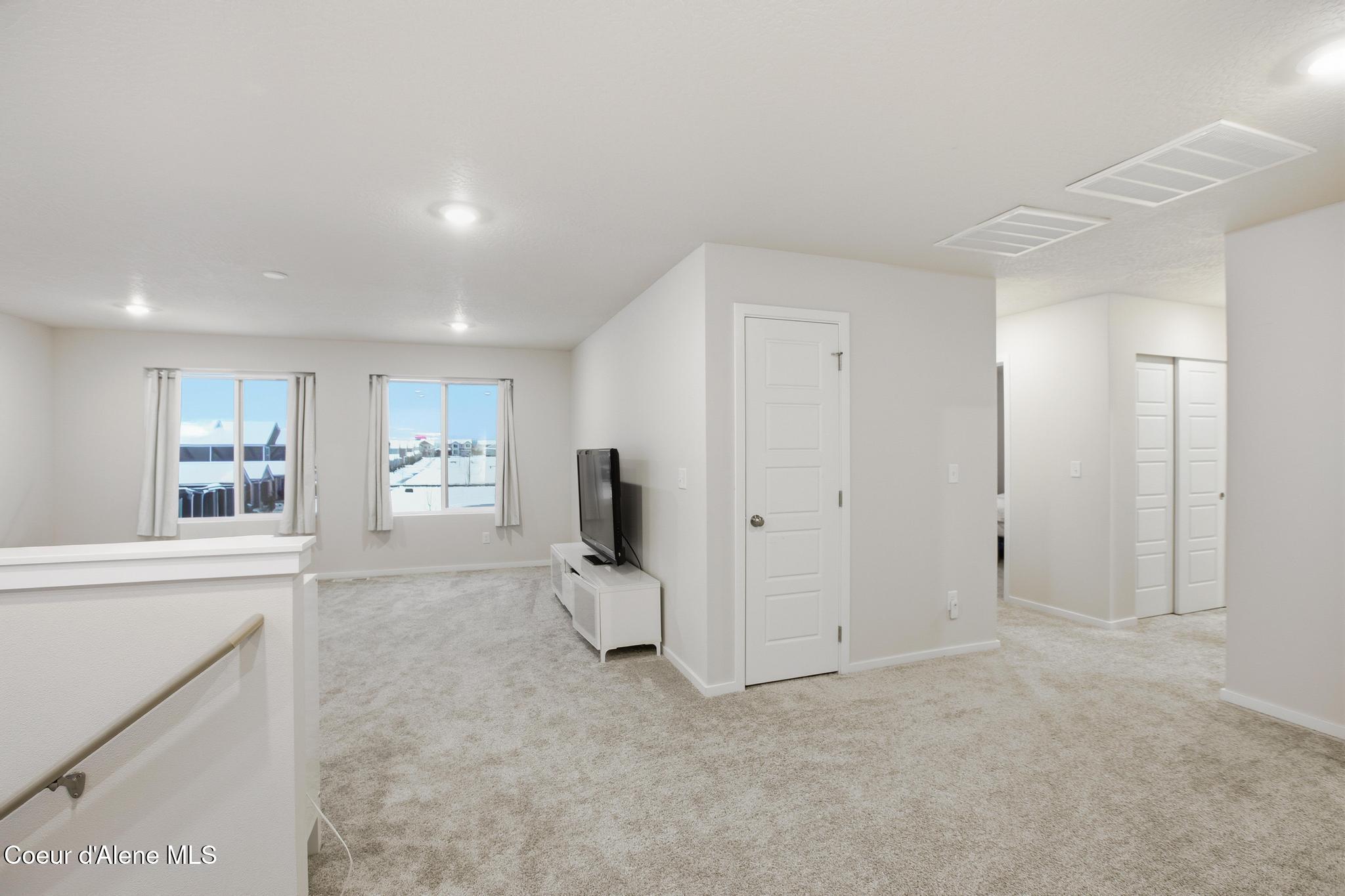 815 East Burdock Loop Hayden, ID 83835 - Photo 22 of 55 21-815 E Burdock Lp_RedHogMedia