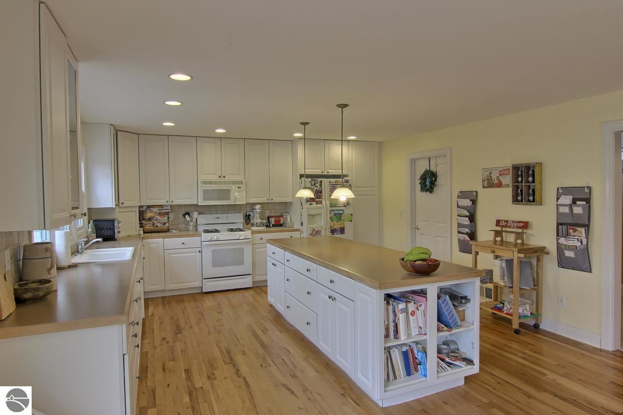 754 Napolean Way Traverse City, MI 49696 - Photo 8 of 25 1783464-7.JPG