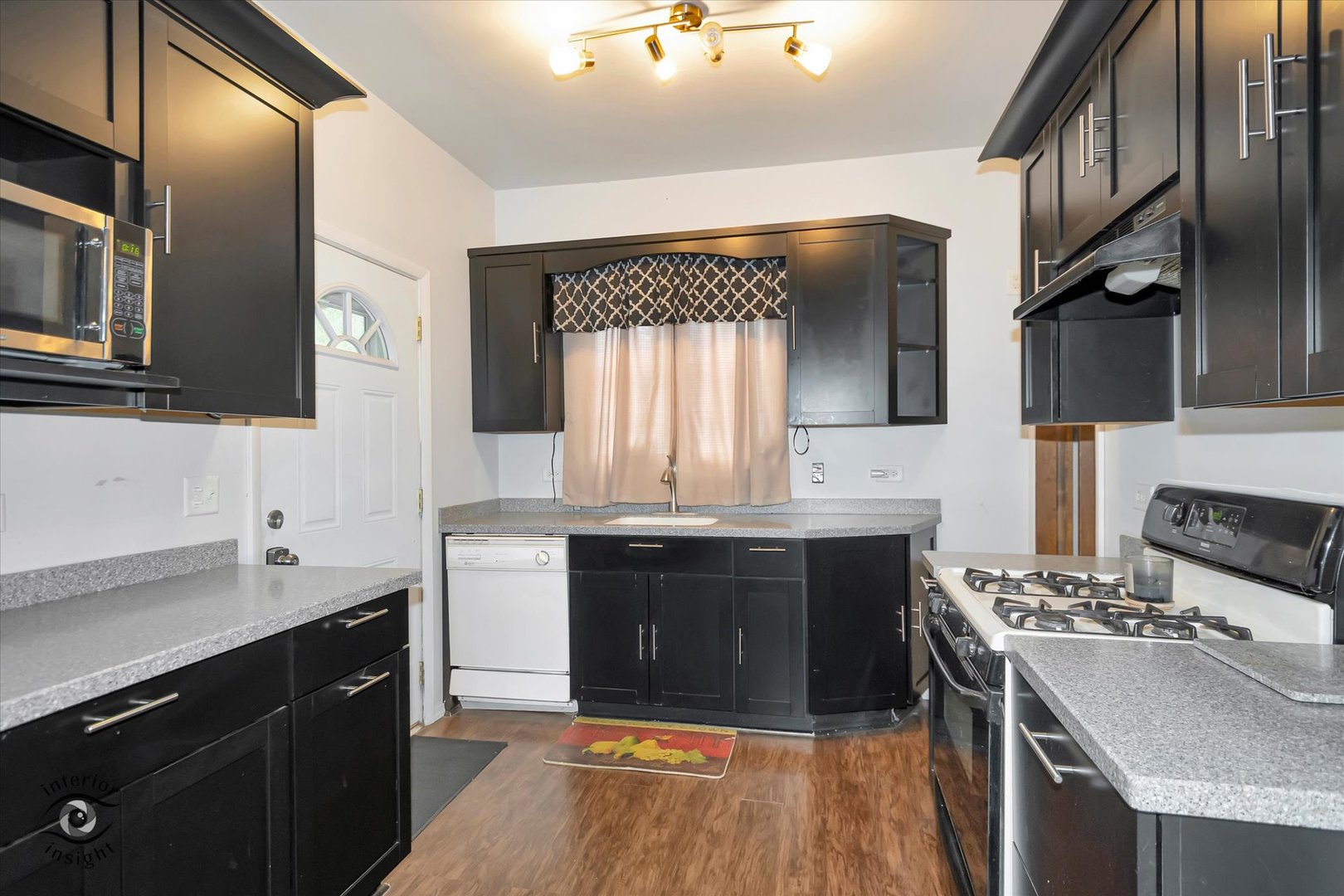 432 Maple Road Joliet, IL 60432 - Photo 8 of 21 Gallery Image 8