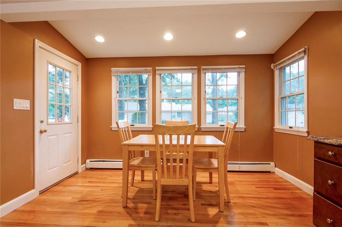 378 Toll Gate Road Warwick, RI 02886 - Photo 11 of 28