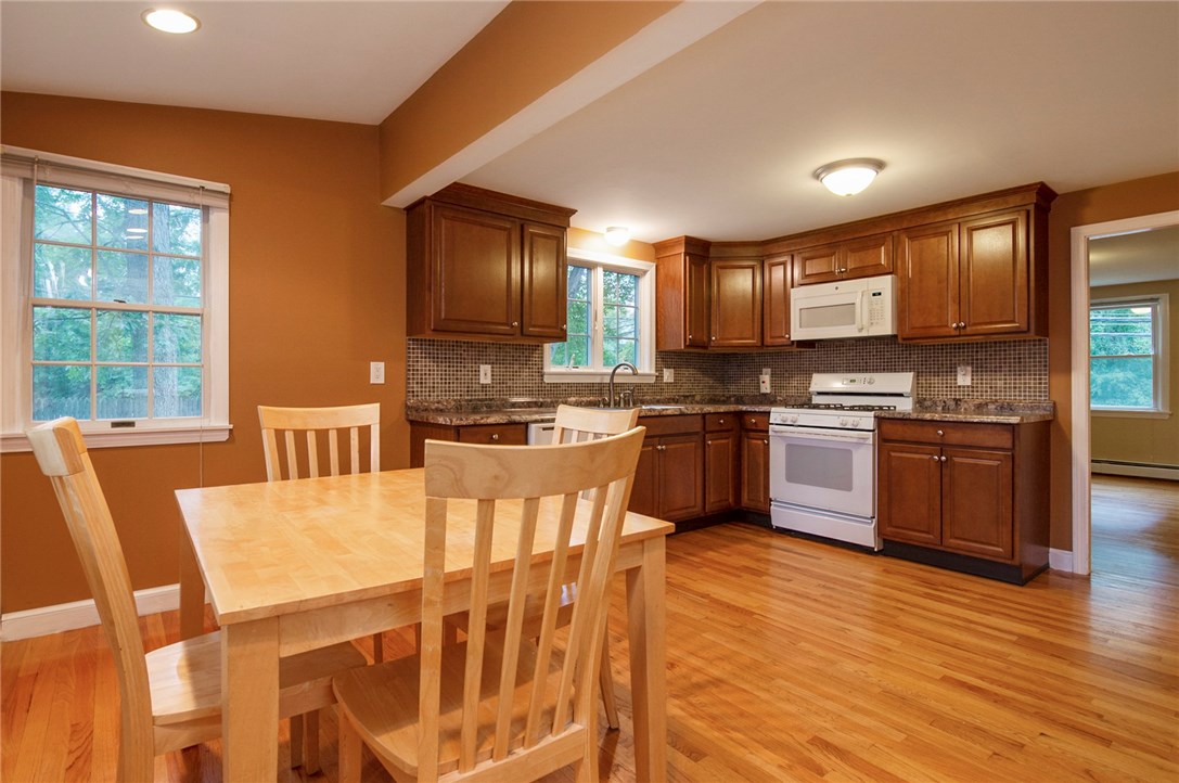 378 Toll Gate Road Warwick, RI 02886 - Photo 12 of 28