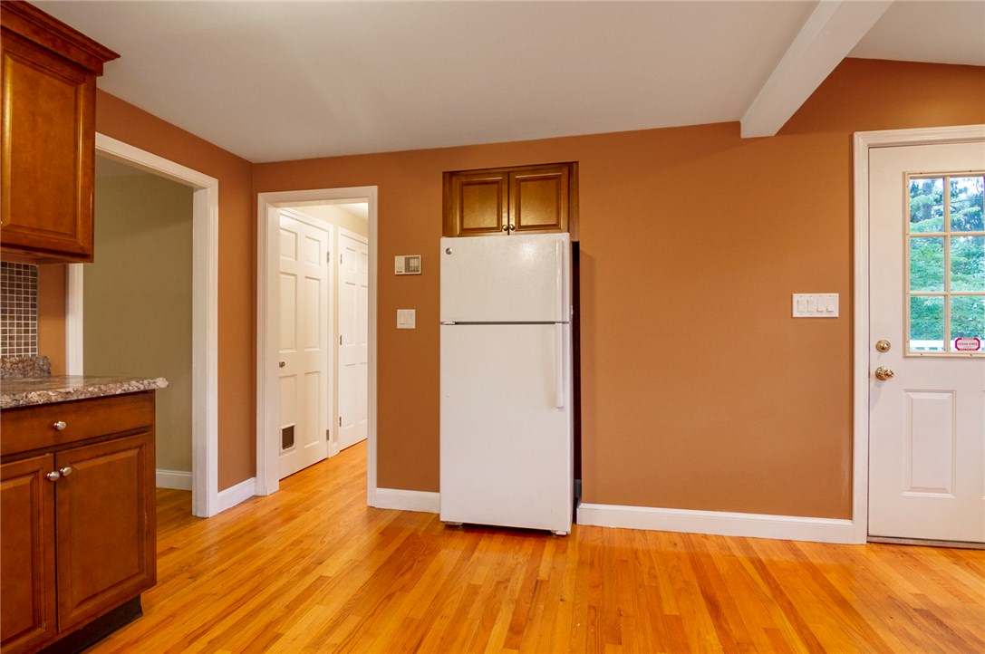 378 Toll Gate Road Warwick, RI 02886 - Photo 13 of 28