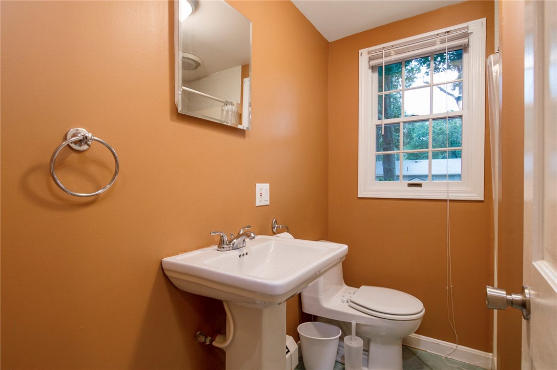 378 Toll Gate Road Warwick, RI 02886 - Photo 14 of 28