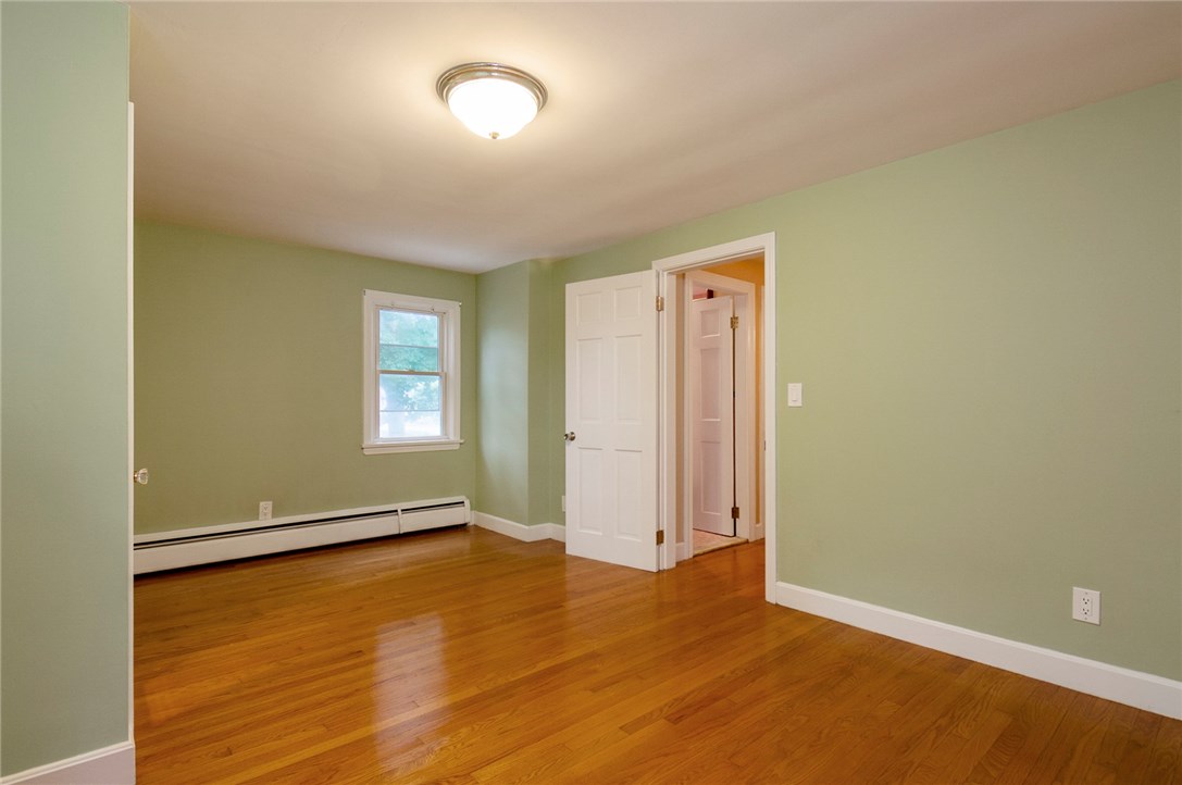 378 Toll Gate Road Warwick, RI 02886 - Photo 17 of 28