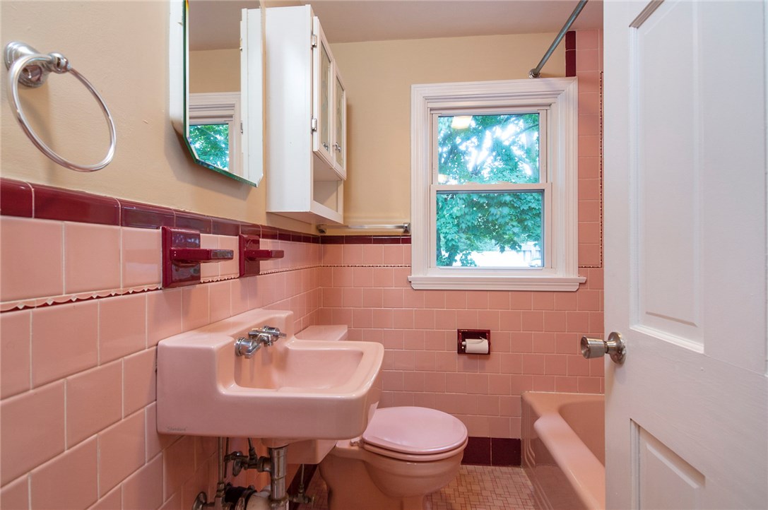 378 Toll Gate Road Warwick, RI 02886 - Photo 21 of 28