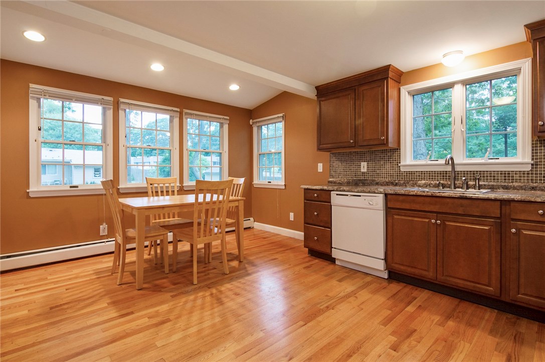 378 Toll Gate Road Warwick, RI 02886 - Photo 8 of 28