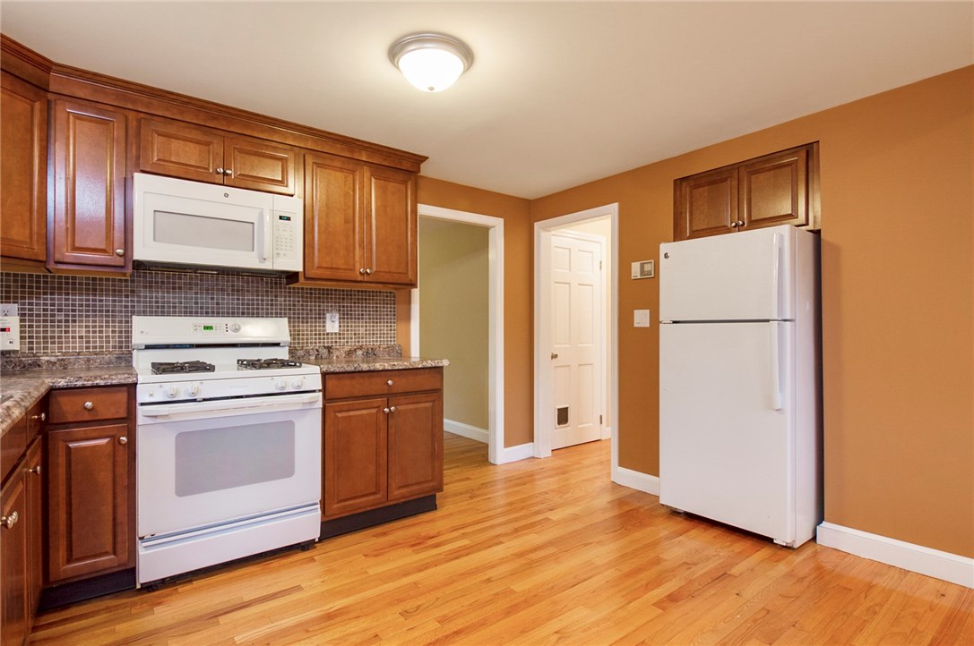 378 Toll Gate Road Warwick, RI 02886 - Photo 10 of 28