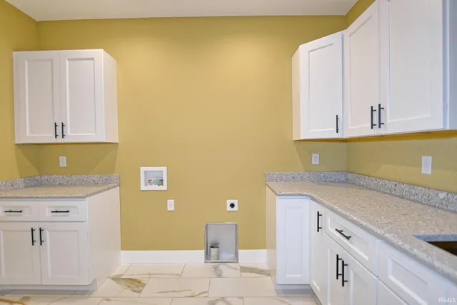 $614,900 | 10143 Gallop Way, Evansville, IN 47725