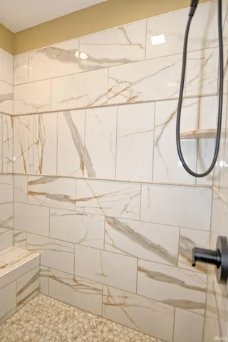 $649,900 | 10143 Gallop Way, Evansville, IN 47725