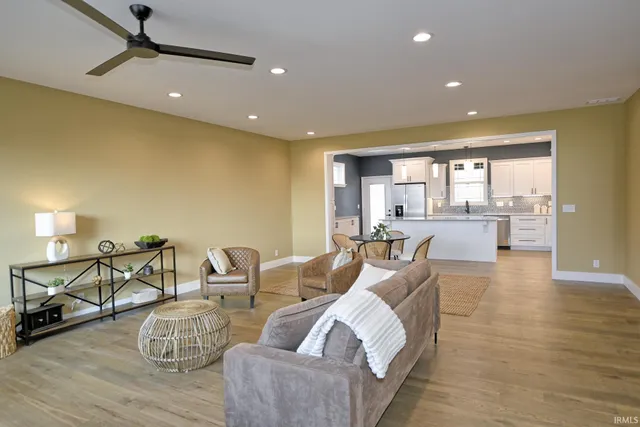 $614,900 | 10143 Gallop Way, Evansville, IN 47725