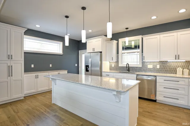 $614,900 | 10143 Gallop Way, Evansville, IN 47725