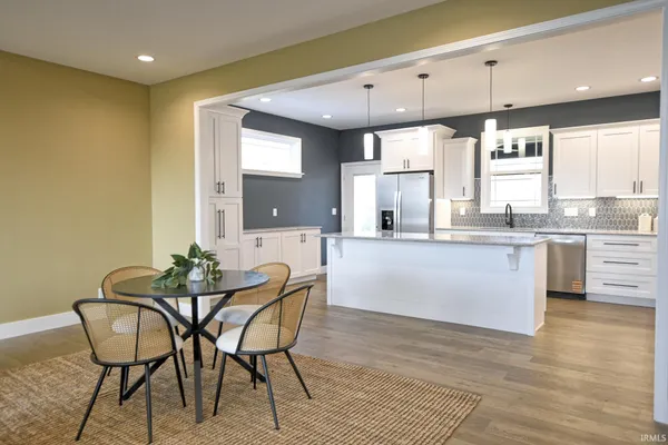 $614,900 | 10143 Gallop Way, Evansville, IN 47725