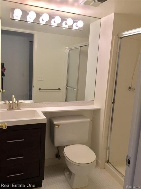 27434 Evergreen Road, Unit 37 Southfield, MI 48076 - Photo 11 of 18
