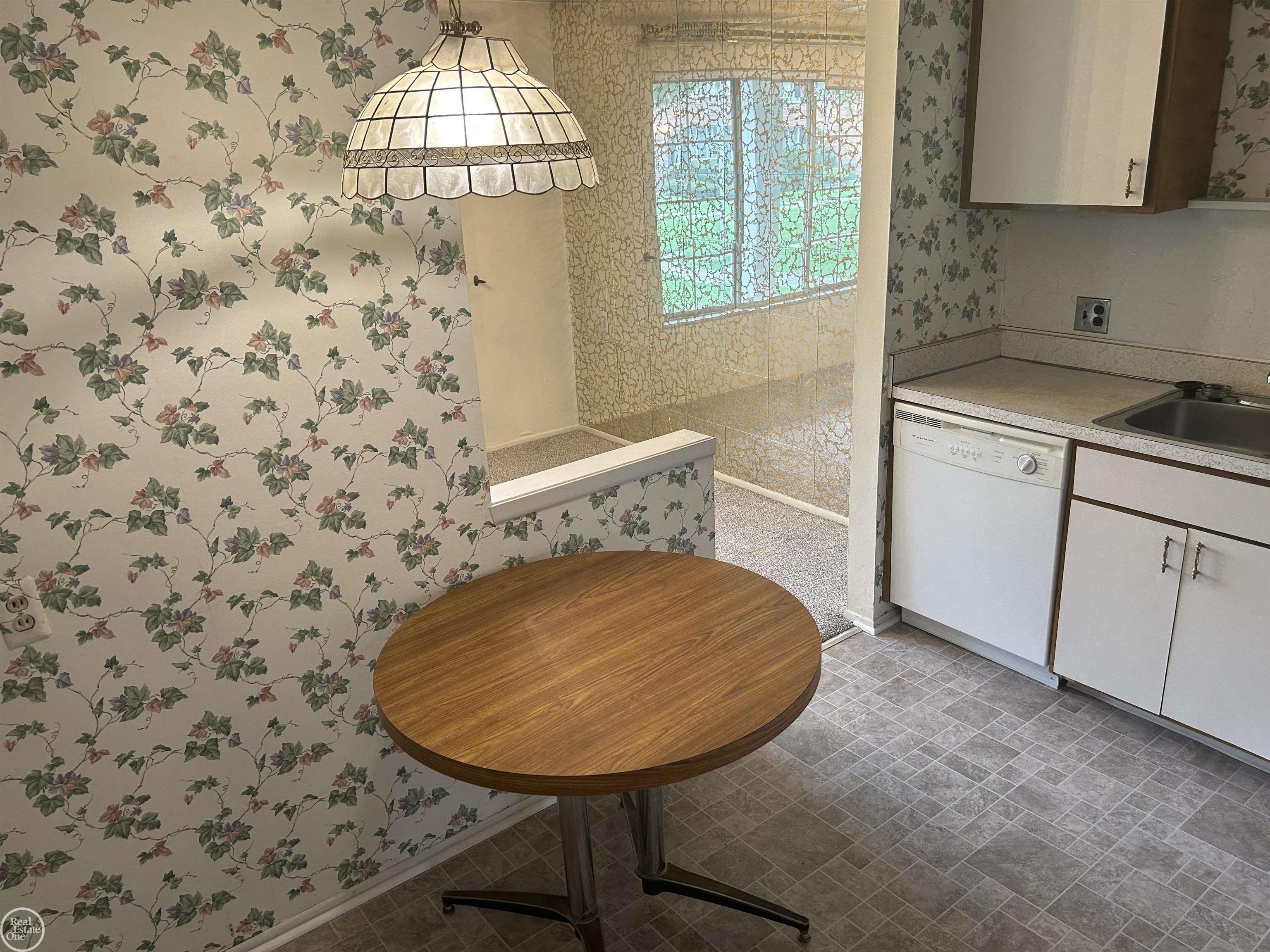 29304 Hoover Road Warren, MI 48093 - Photo 3 of 24