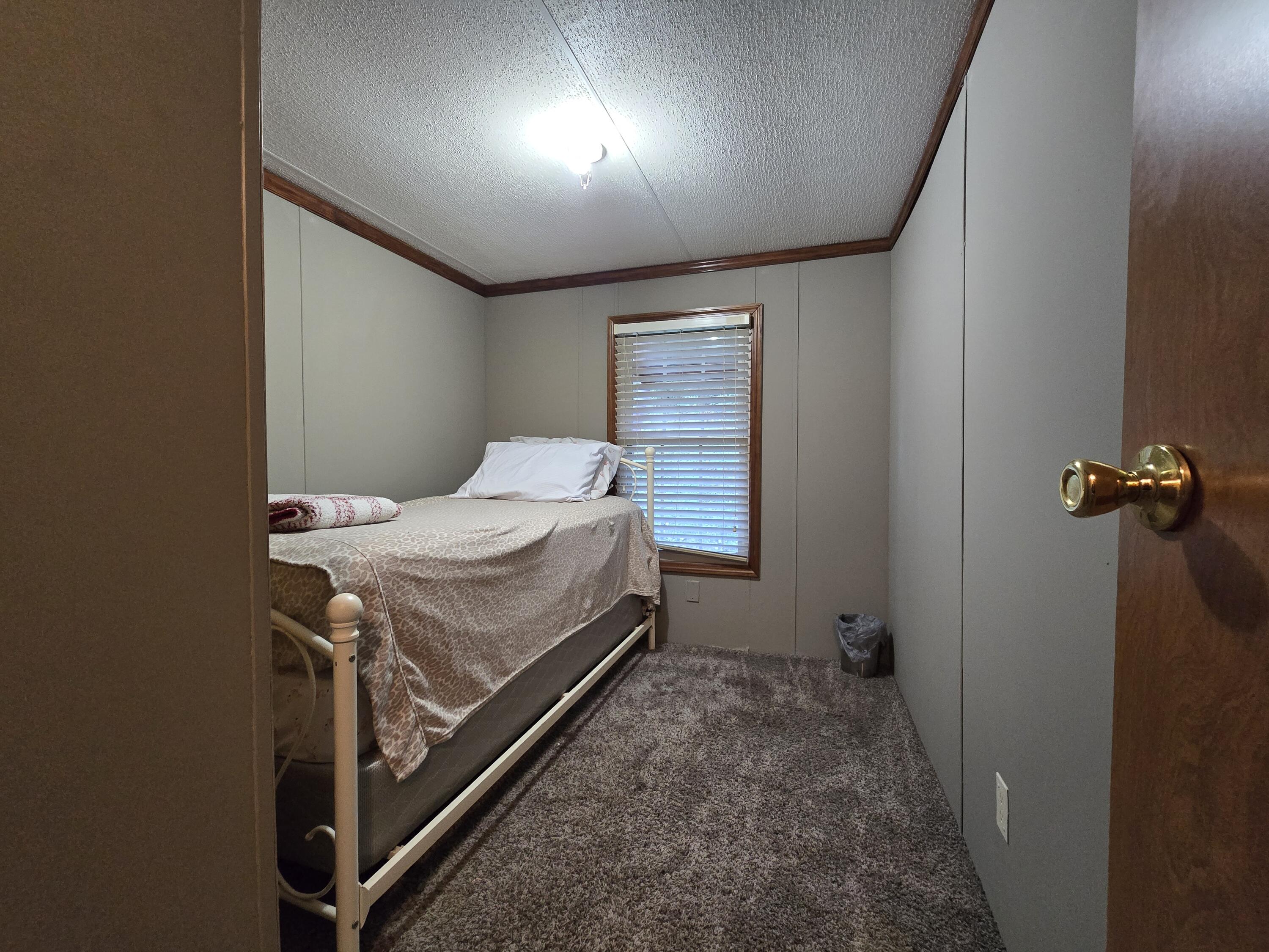 45 Fourmile Run Road Middlesboro, KY 40965 - Photo 5 of 23 20251111_161548