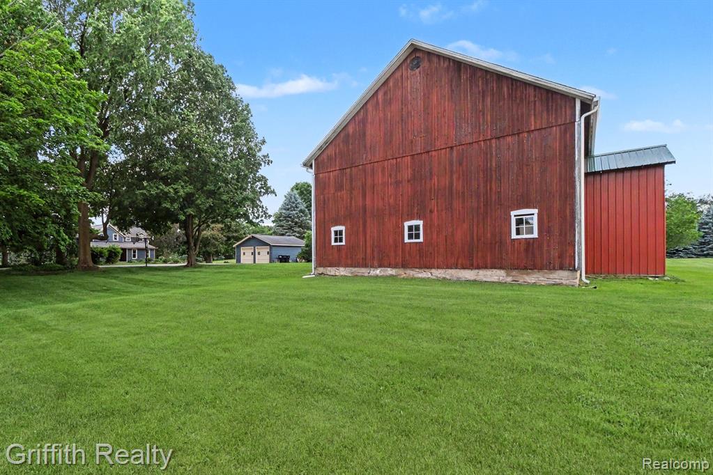 3970 Van Amberg Road Brighton, MI 48114 - Photo 32 of 42