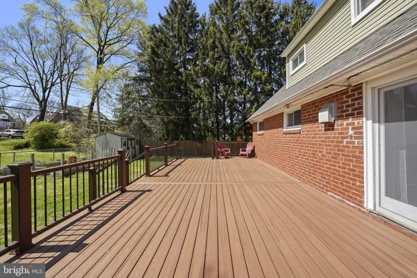 $465,000 | 7526 Henry Avenue, Philadelphia, PA 19128