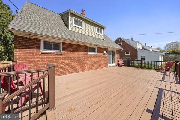 $465,000 | 7526 Henry Avenue, Philadelphia, PA 19128