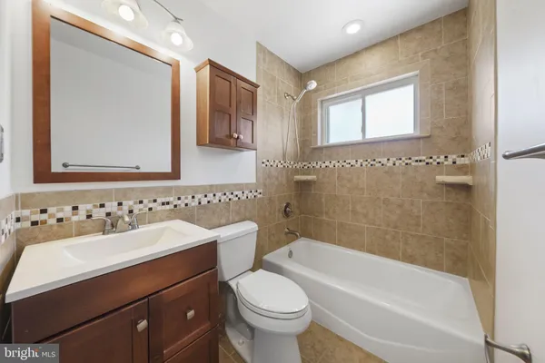 $465,000 | 7526 Henry Avenue, Philadelphia, PA 19128