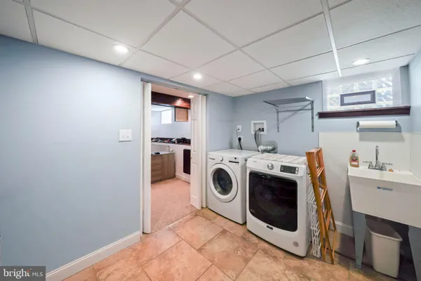 $465,000 | 7526 Henry Avenue, Philadelphia, PA 19128