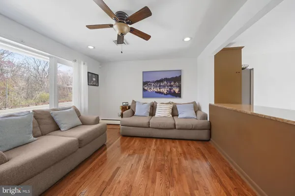 $465,000 | 7526 Henry Avenue, Philadelphia, PA 19128