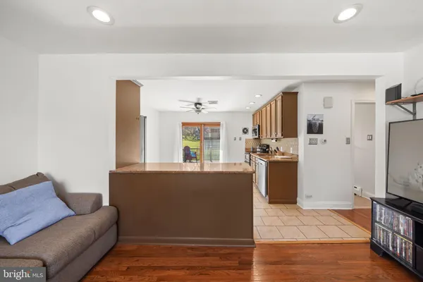 $465,000 | 7526 Henry Avenue, Philadelphia, PA 19128