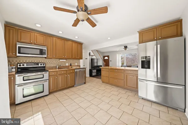 $465,000 | 7526 Henry Avenue, Philadelphia, PA 19128