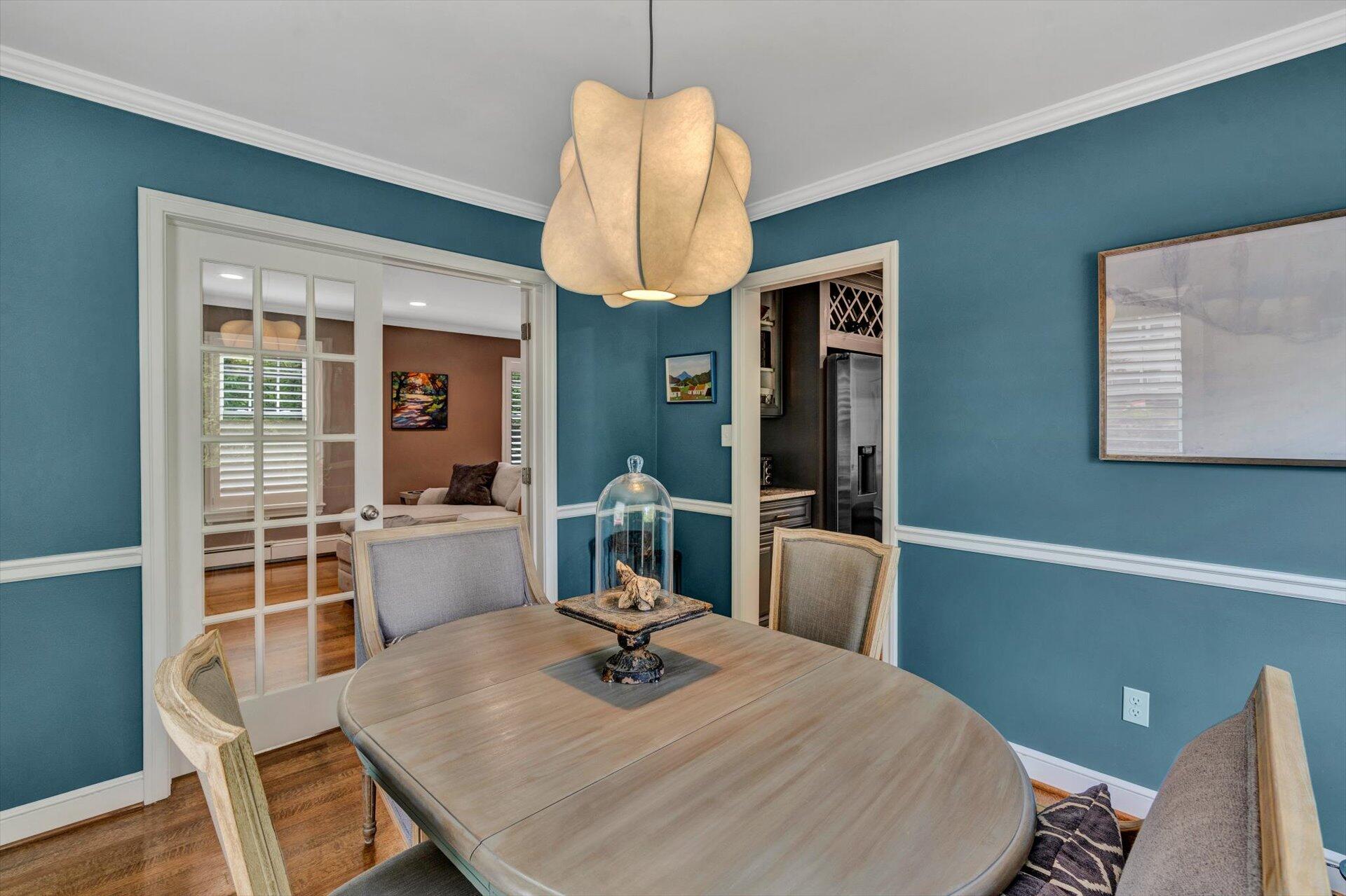 3176 West Ridge Road Southwest Roanoke, VA 24014 - Photo 11 of 49 11-051620230059