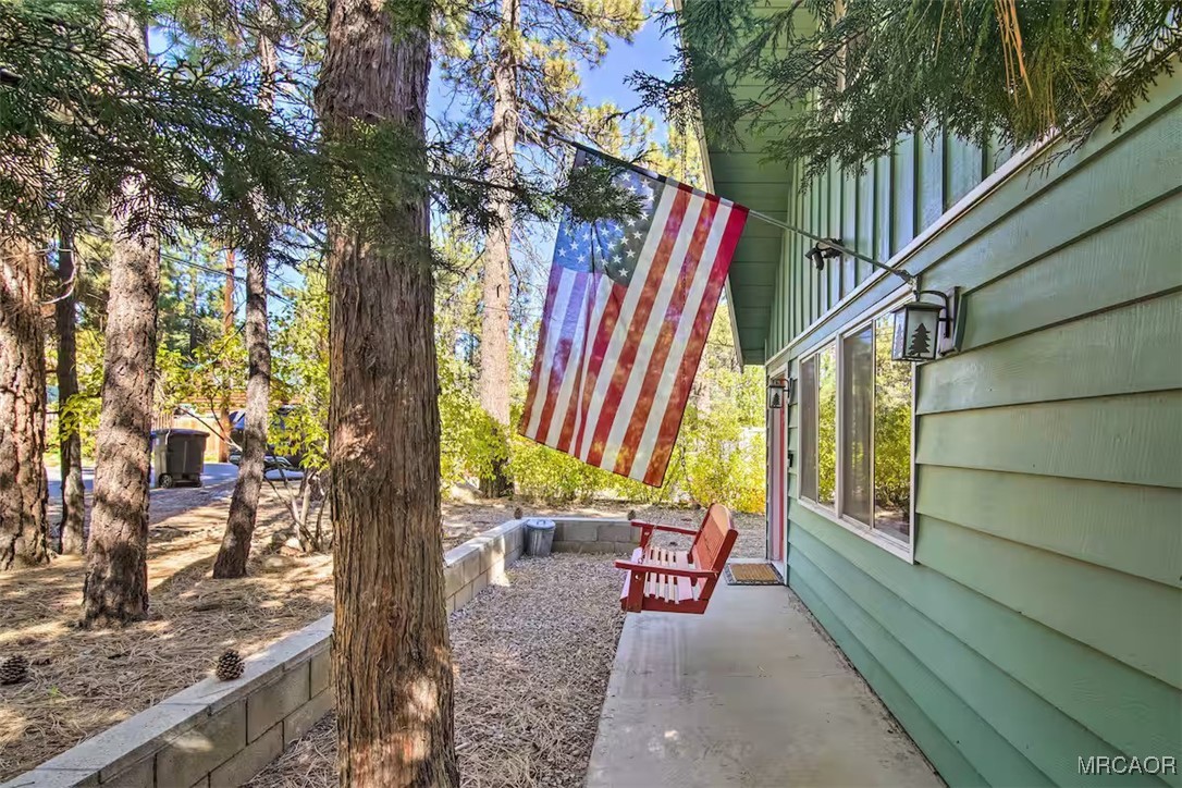 161 Moreno Lane Sugarloaf, CA 92386 - Photo 14 of 14 a building outdoor space with seating space