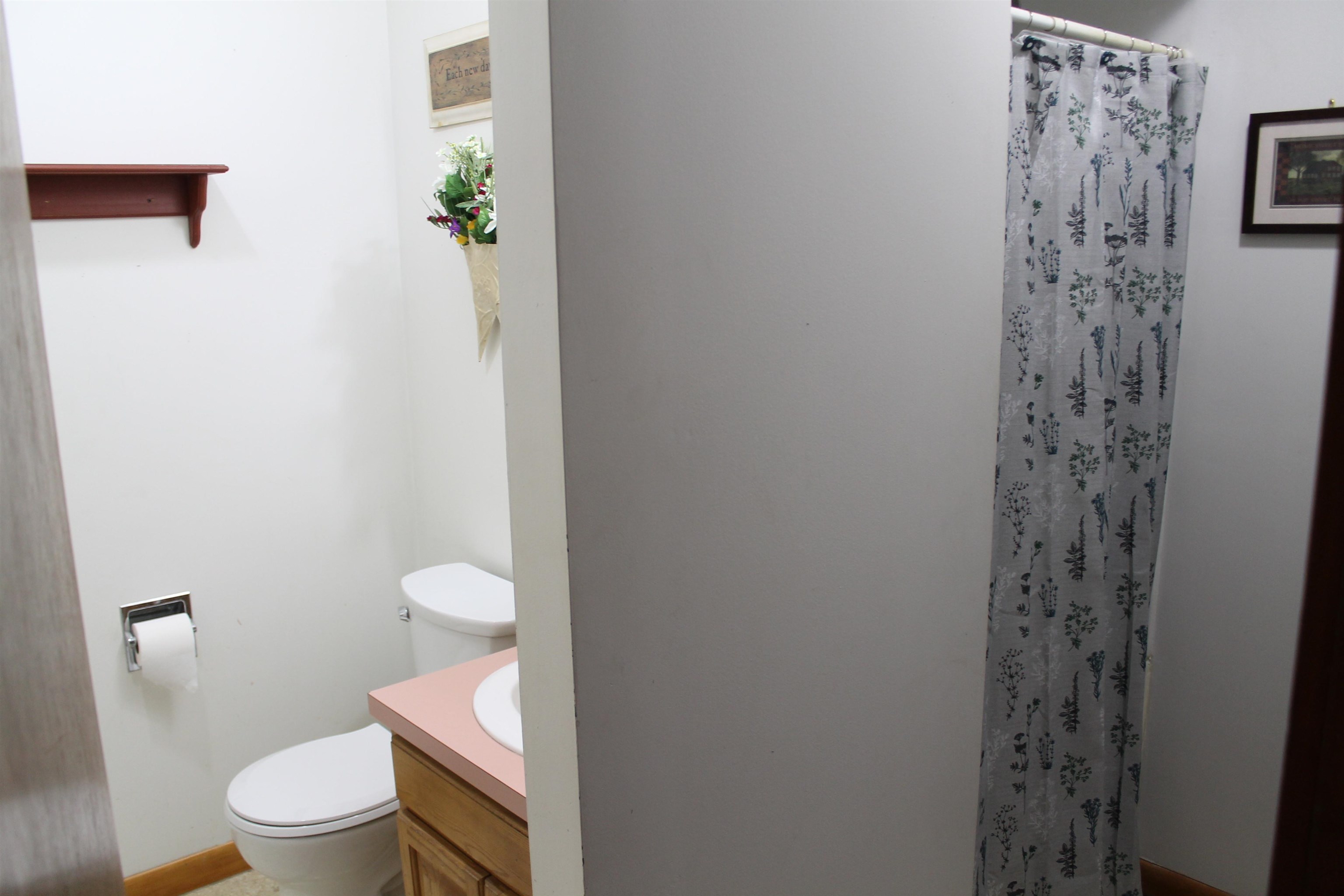 78 Main Street, Unit 2A Lincoln, NH 03251 - Photo 10 of 18