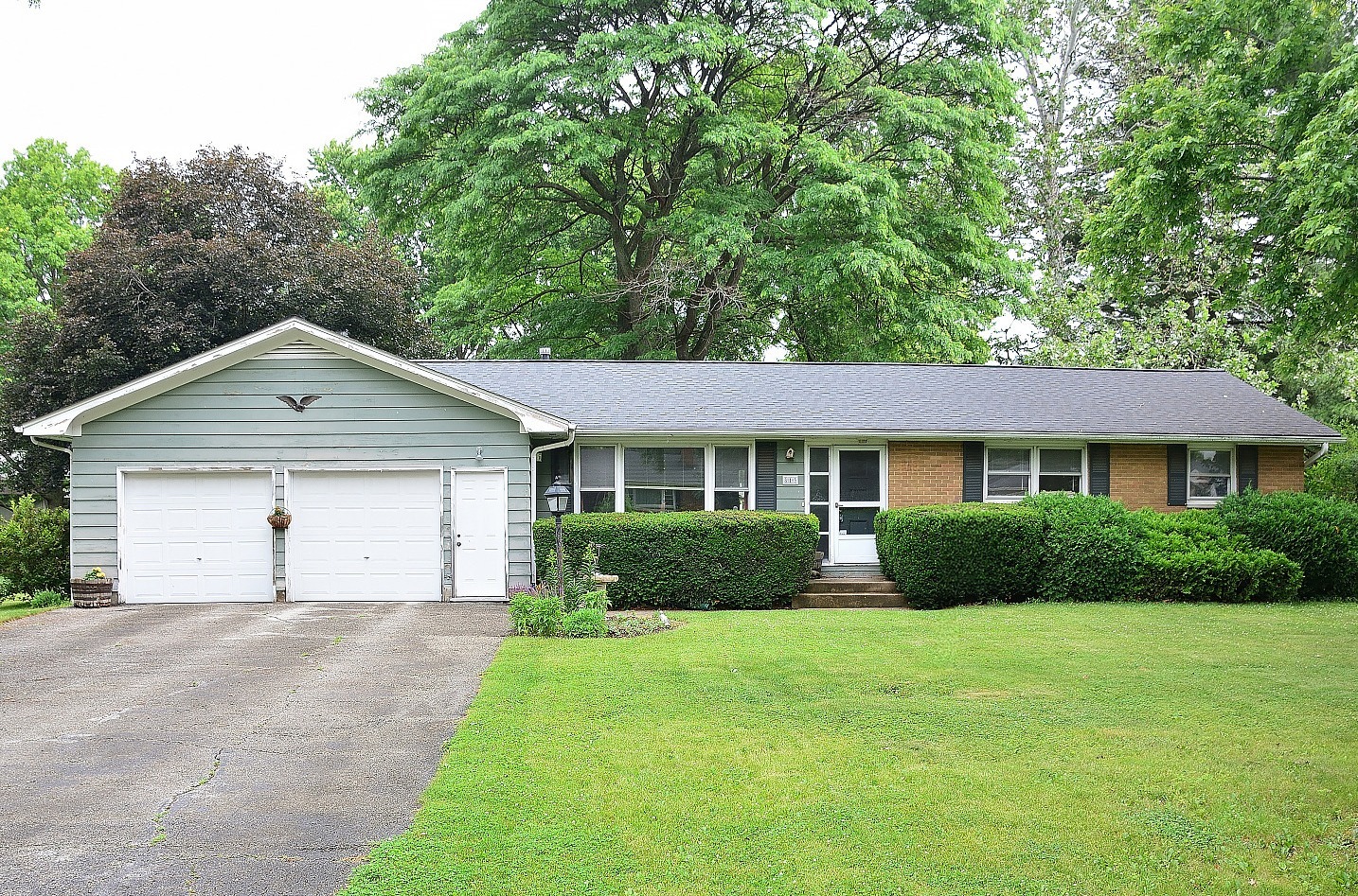 813 Considine Road Geneva, IL 60134 - Photo 1 of 29