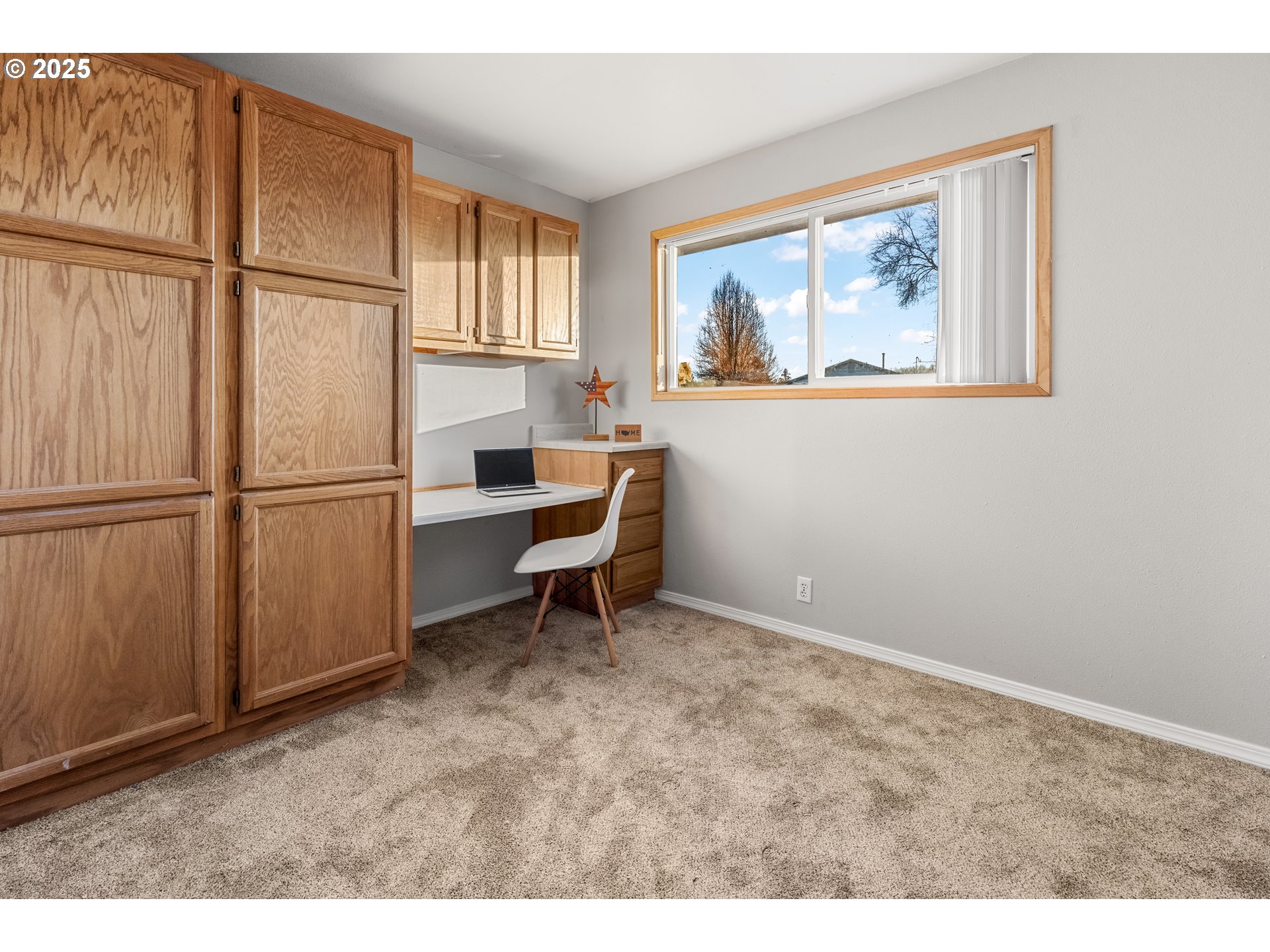 4207 Southwest Sheridan Avenue Pendleton, OR 97801 - Photo 21 of 34 a view of wooden floor and workspace in a room