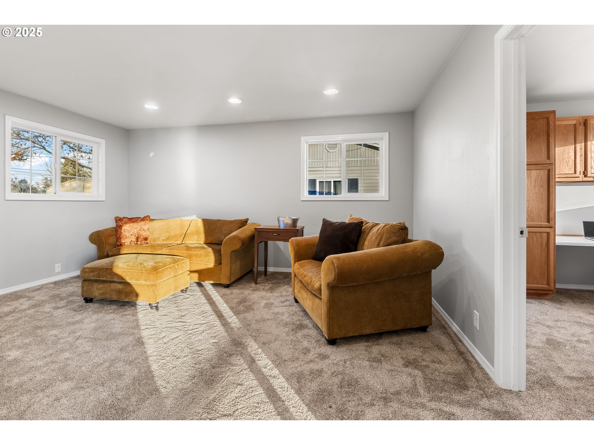 4207 Southwest Sheridan Avenue Pendleton, OR 97801 - Photo 23 of 34 a living room with furniture and a flat screen tv