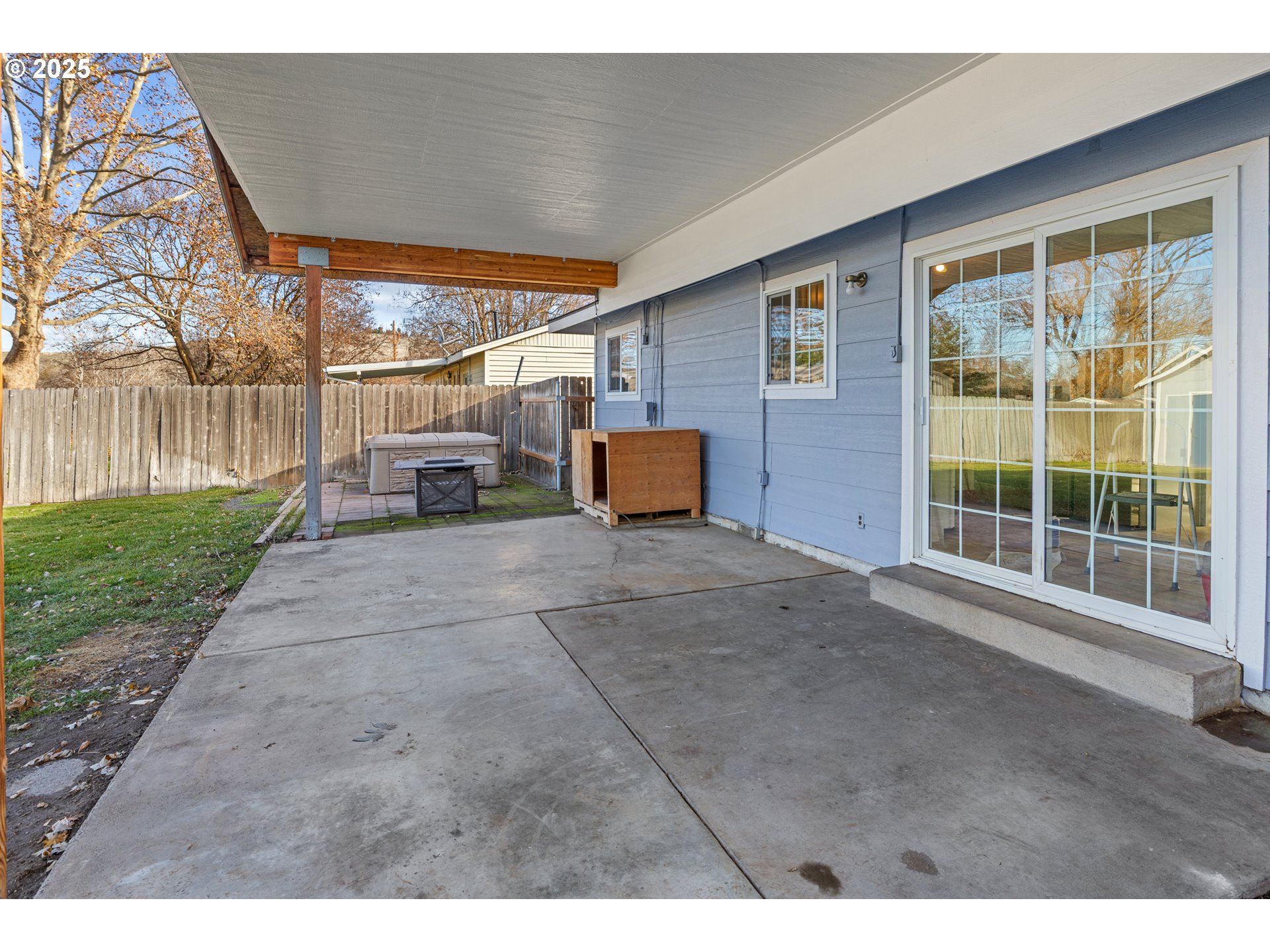 4207 Southwest Sheridan Avenue Pendleton, OR 97801 - Photo 25 of 34 a backyard of a house with seating space