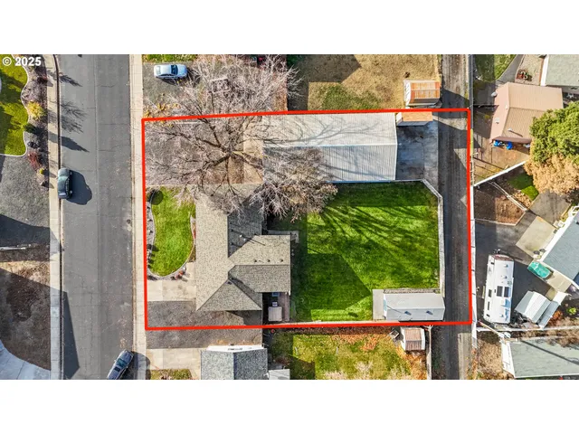 a picture of a house and a yard