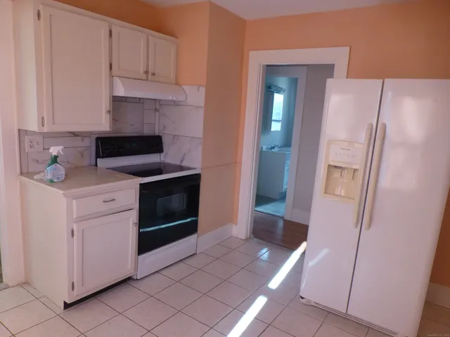 $1,700 | 520 Ocean Avenue, Unit 2, New London, CT 06320