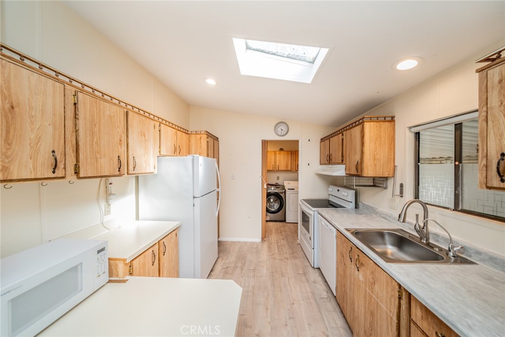 10200 Johnson Road, Unit 55 Phelan, CA 92371 - Photo 9 of 35
