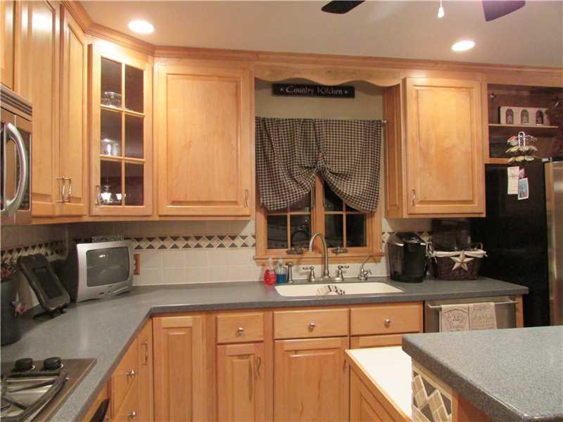208 Ferncliff Road Rices Landing, PA 15357 - Photo 8 of 25 Kitchen.