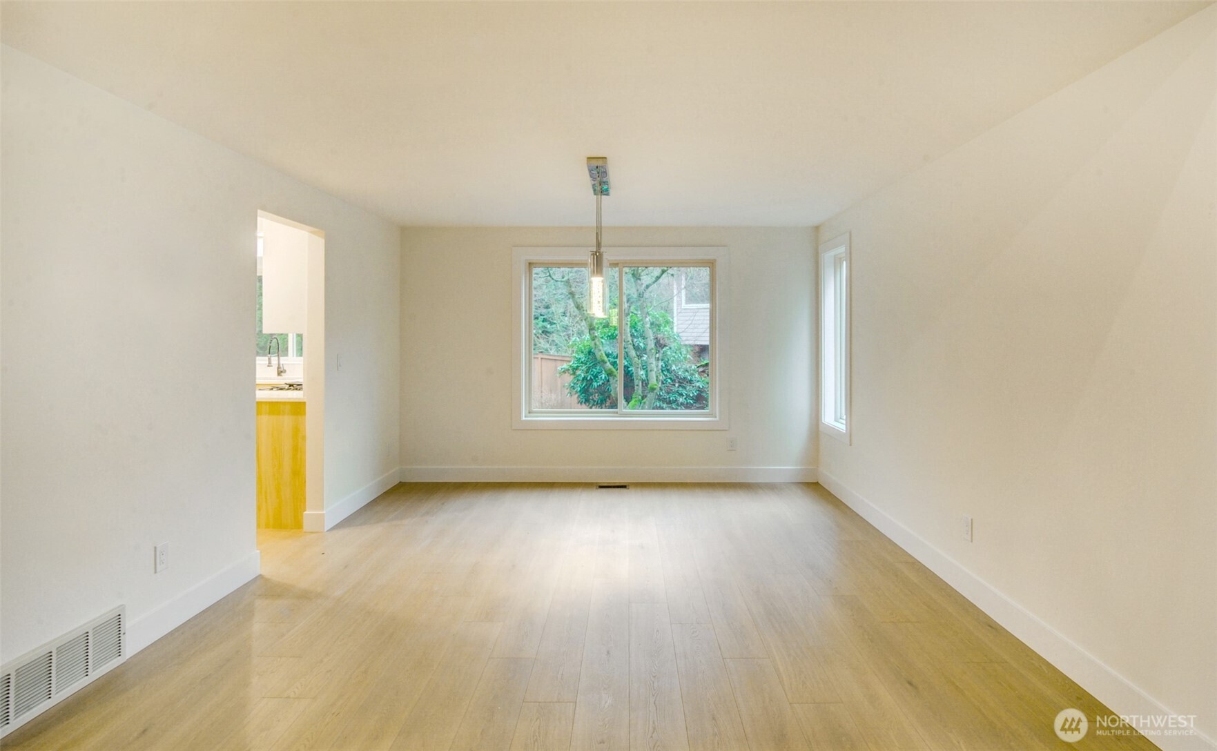 18501 28th Avenue Southeast Bothell, WA 98012 - Photo 11 of 38