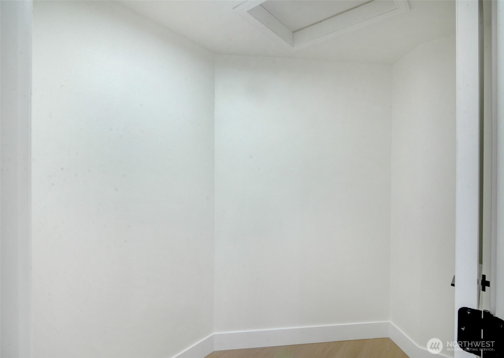 18501 28th Avenue Southeast Bothell, WA 98012 - Photo 34 of 38