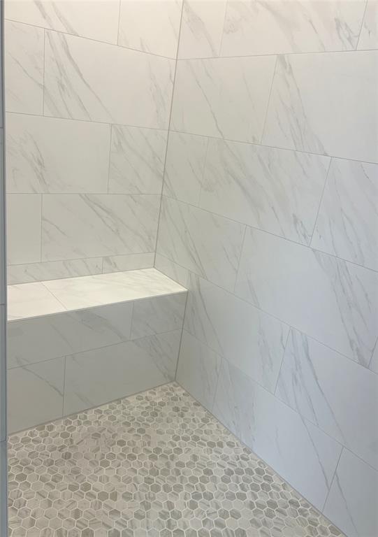 509 Emma Lane Grandview, TX 76050 - Photo 24 of 35 a bathroom with a bathtub