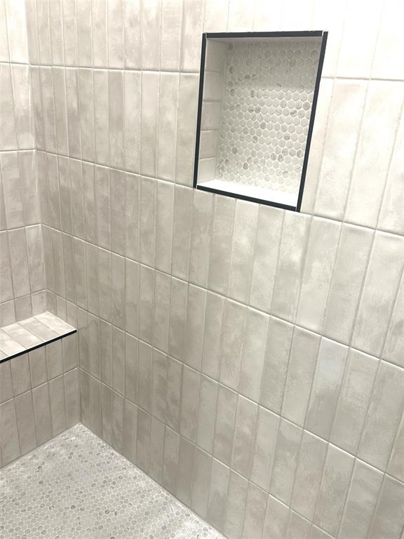 509 Emma Lane Grandview, TX 76050 - Photo 33 of 36 a bathroom with a shower