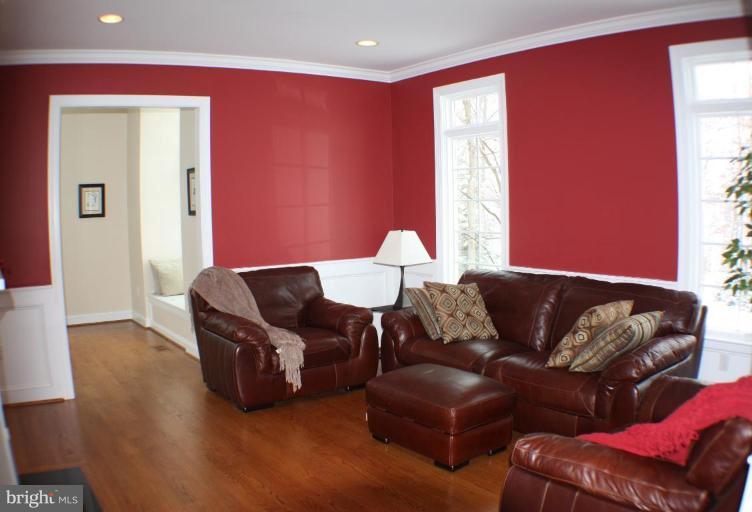 2124 Dixon Road Frederick, MD 21704 - Photo 6 of 30 a living room with furniture and a window