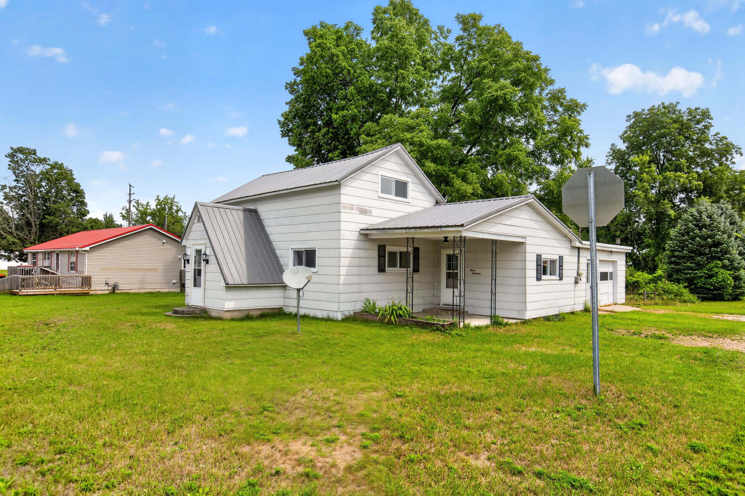 314 Decalb Street Reed City, MI 49677 - Photo 3 of 25 HOM20121