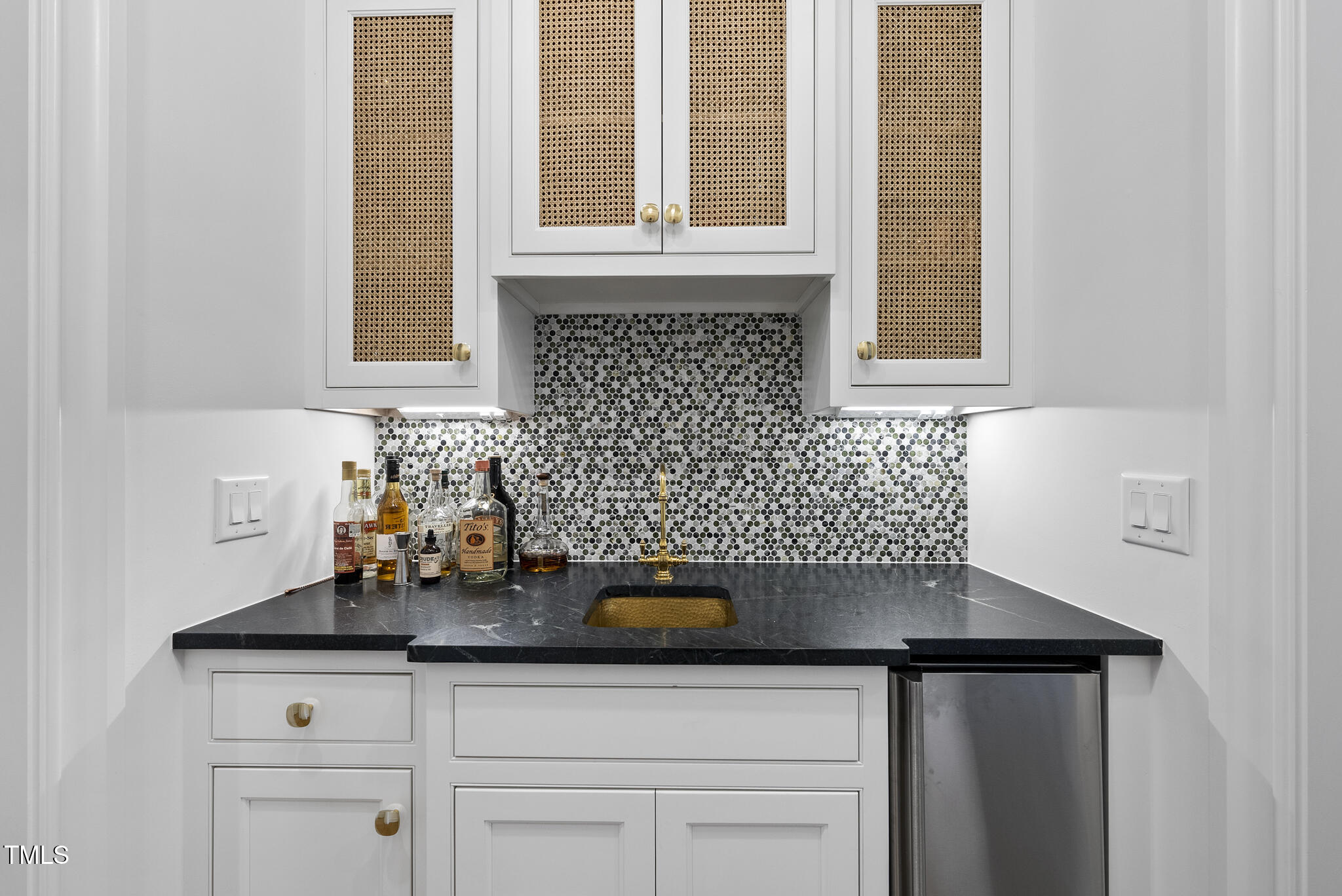 812 Manchester Drive Raleigh, NC 27609 - Photo 15 of 54 DSC03205