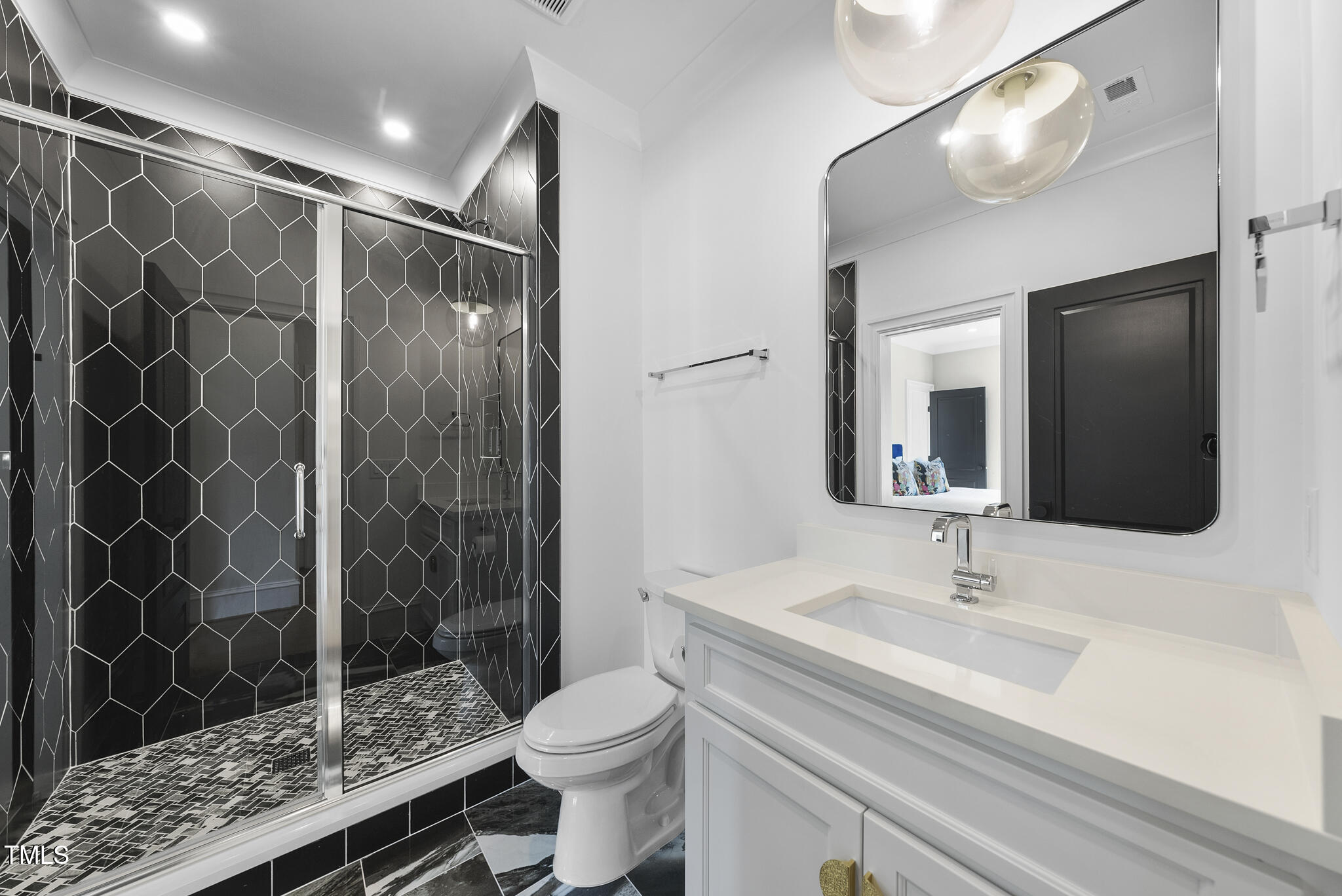 812 Manchester Drive Raleigh, NC 27609 - Photo 38 of 54 DSC03292