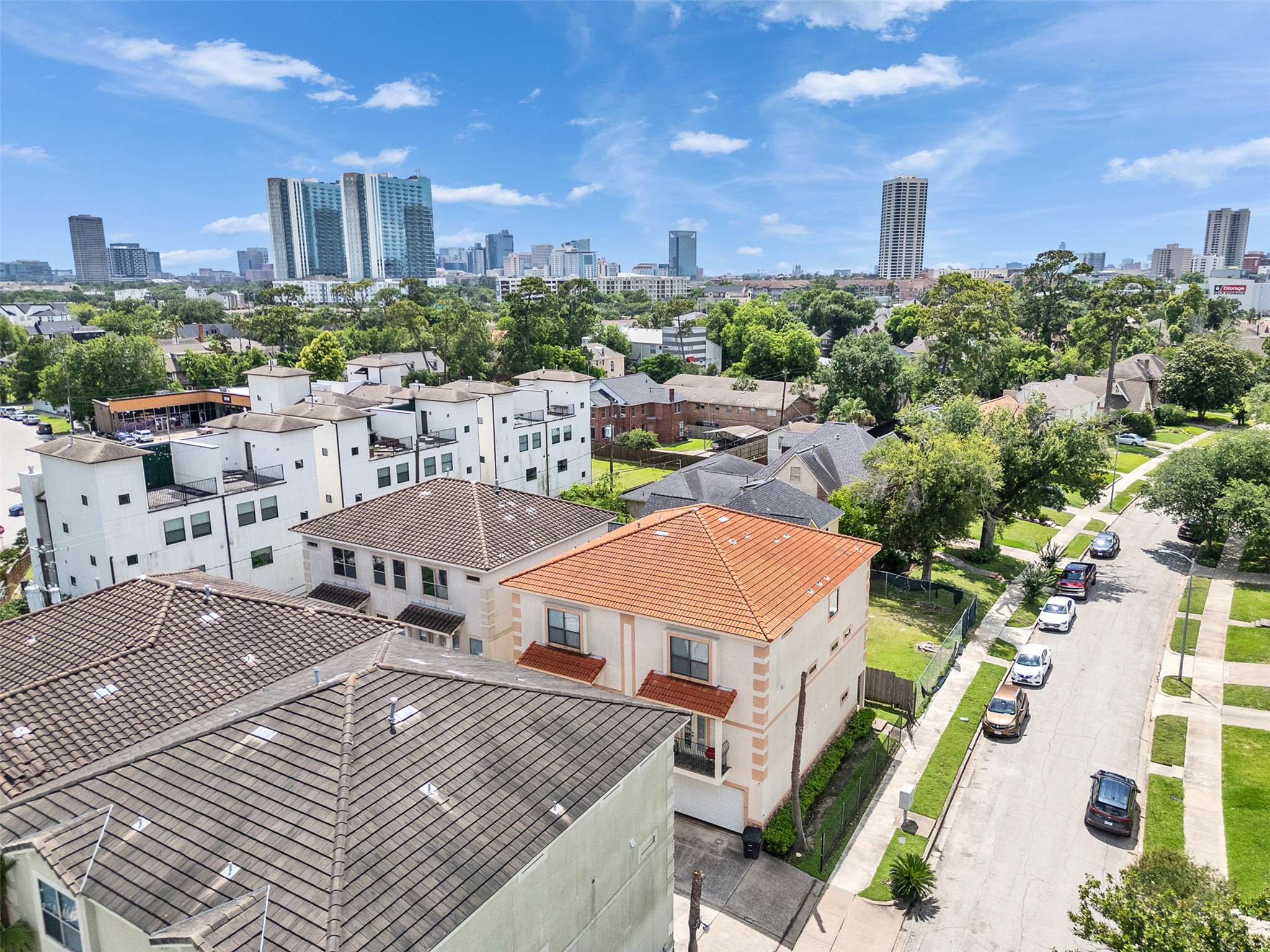 2540 Prospect Street, Unit B Houston, TX 77004 - Photo 36 of 37 a view of a city