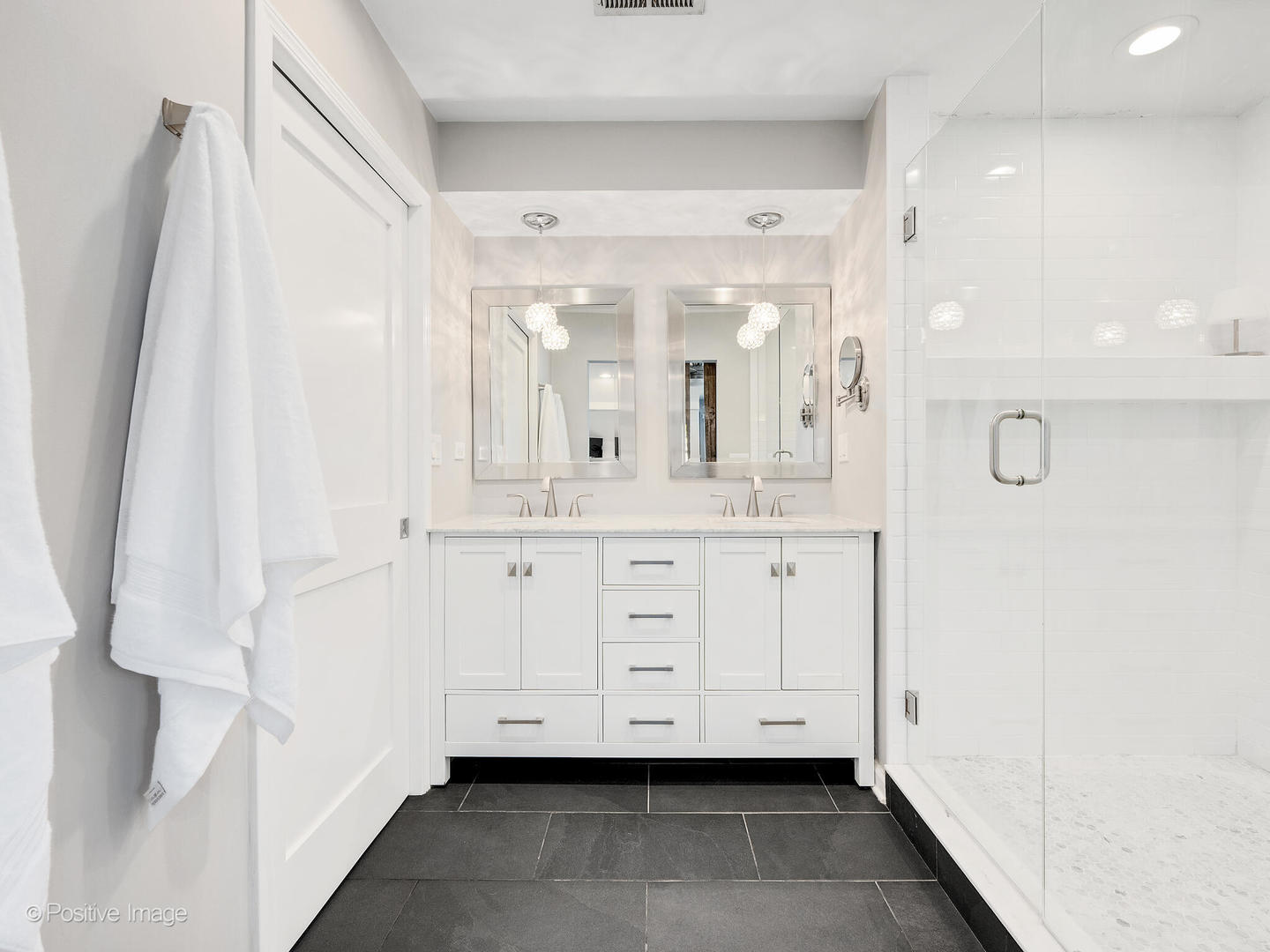 170 South Fairview Avenue Elmhurst, IL 60126 - Photo 25 of 37 a bathroom with a double vanity sink and mirror