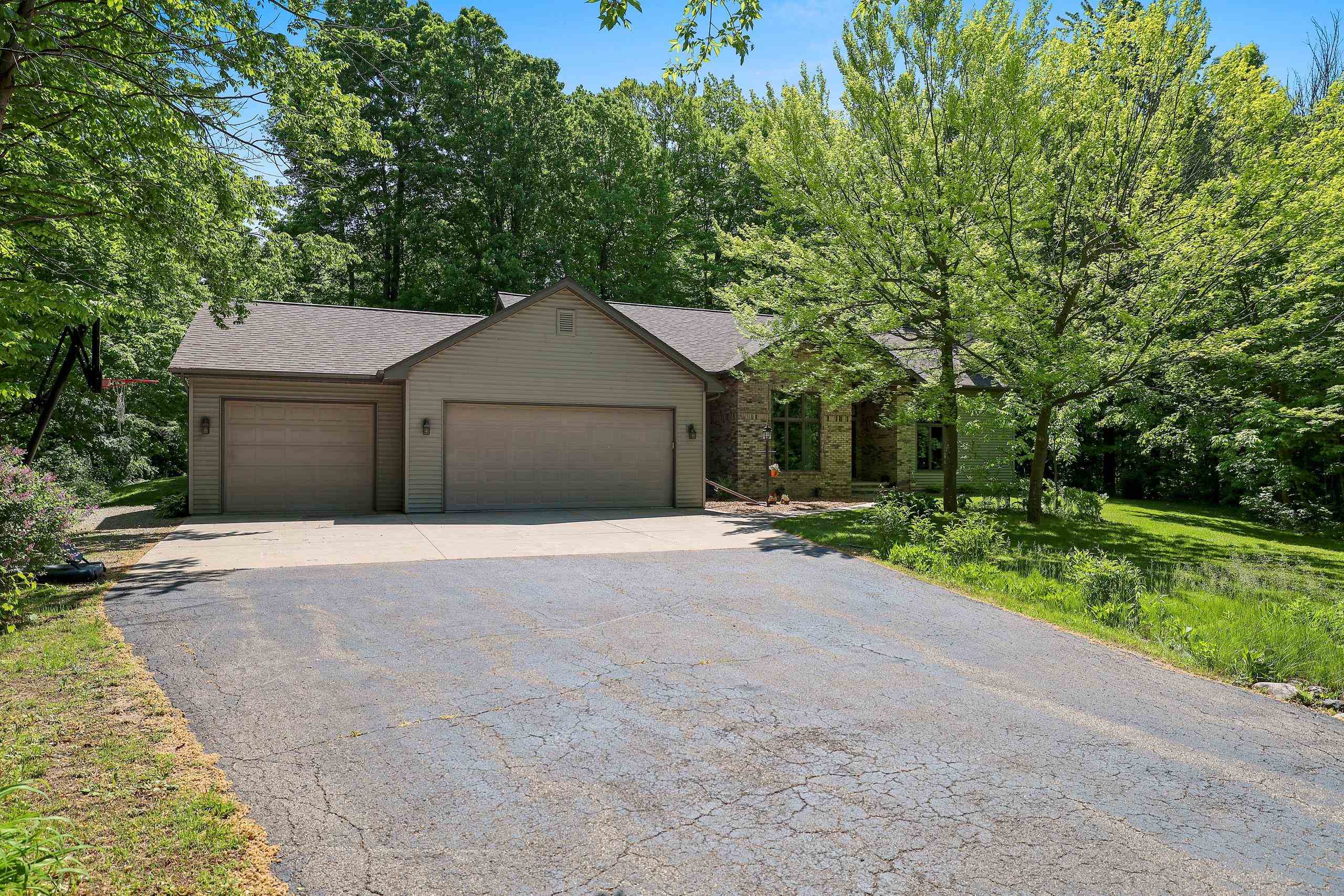 N3880 Anita Wieckert Road Appleton, WI 54913 - Photo 2 of 67